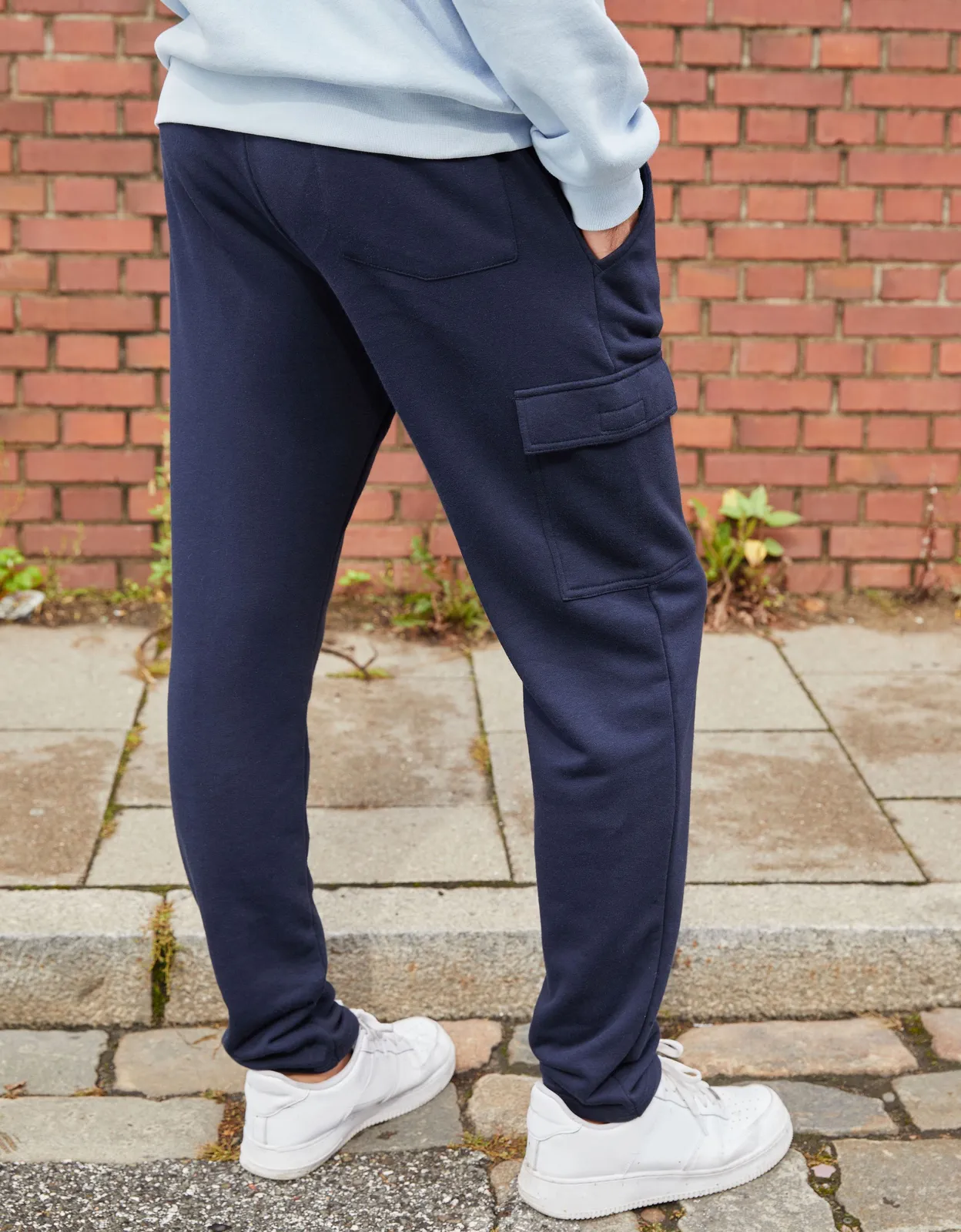 JN8036-mens-lounge-pants-navy-model-2 James & Nicholson Men´s Lounge Pants