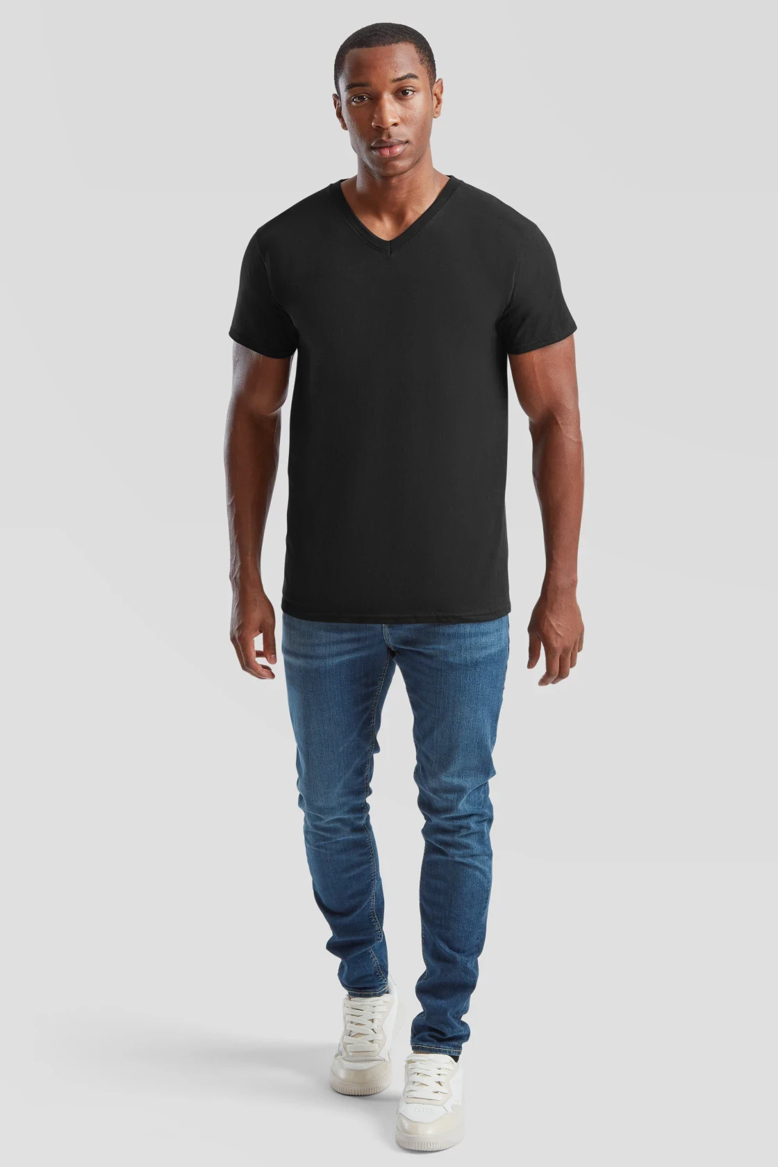 fruit-of-the-loom-61-426-0-original-v-neck-t-shirt-black-model-3 F.O.L. Original V-Neck T