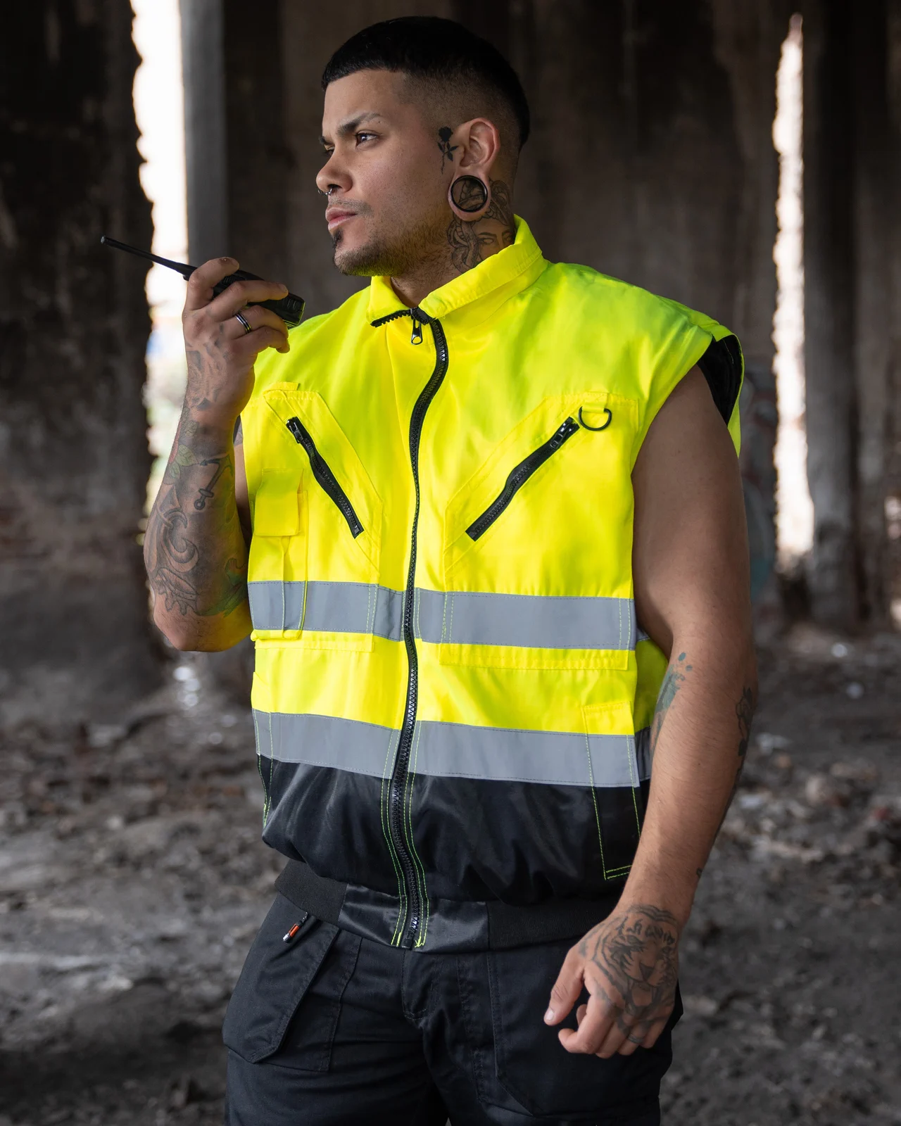 korntex-kxpj-robust-4-in-1-workwear-pilot-jacket-oslo-signalyellow-black-model-2 Korntex Robust 4-in-1 Hi-Vis Pilot Jacket Oslo