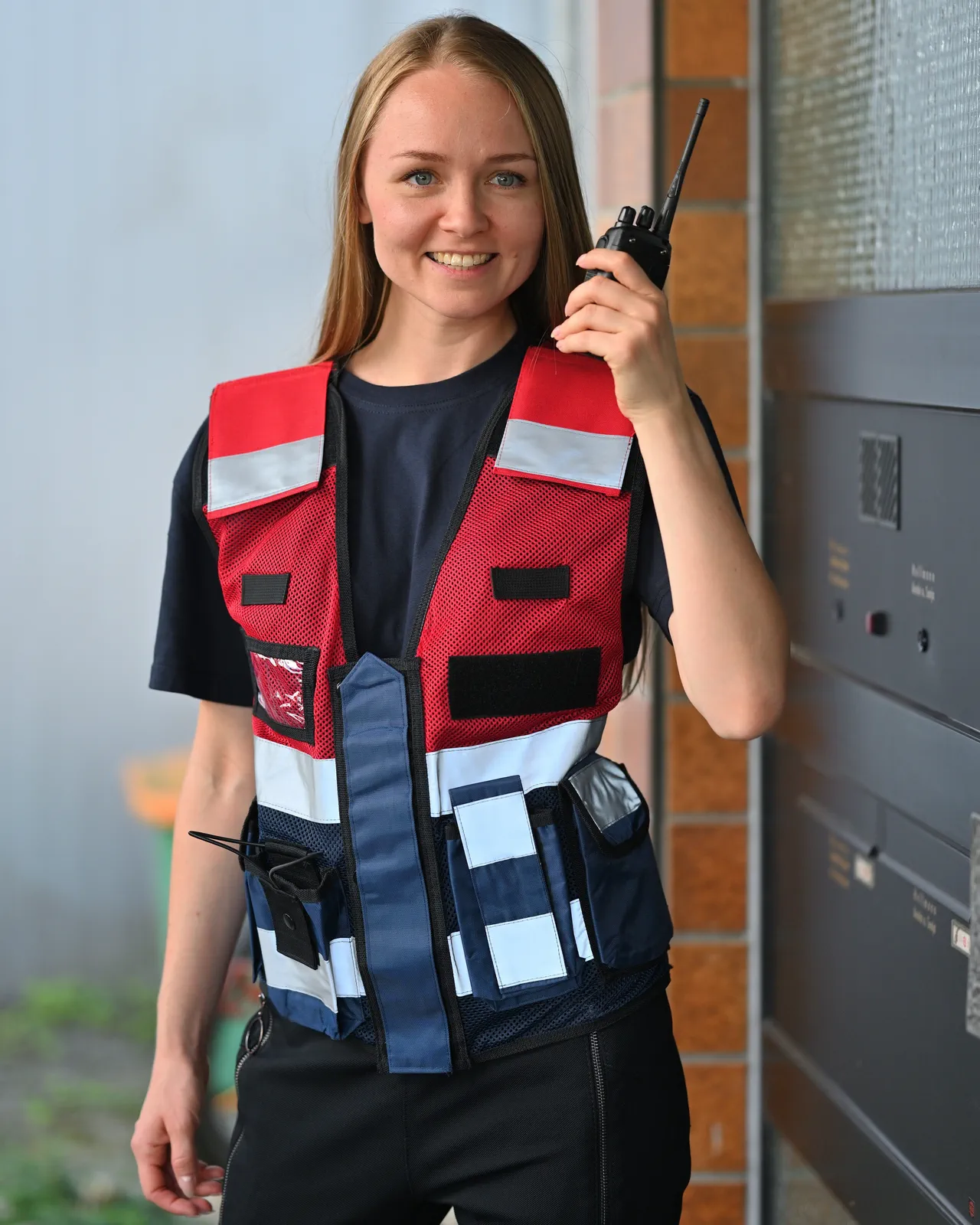 korntex-kxmtac-mesh-tactical-vest-sparta-navy-red-model-0 Korntex Mesh Tactical Weste Sparta