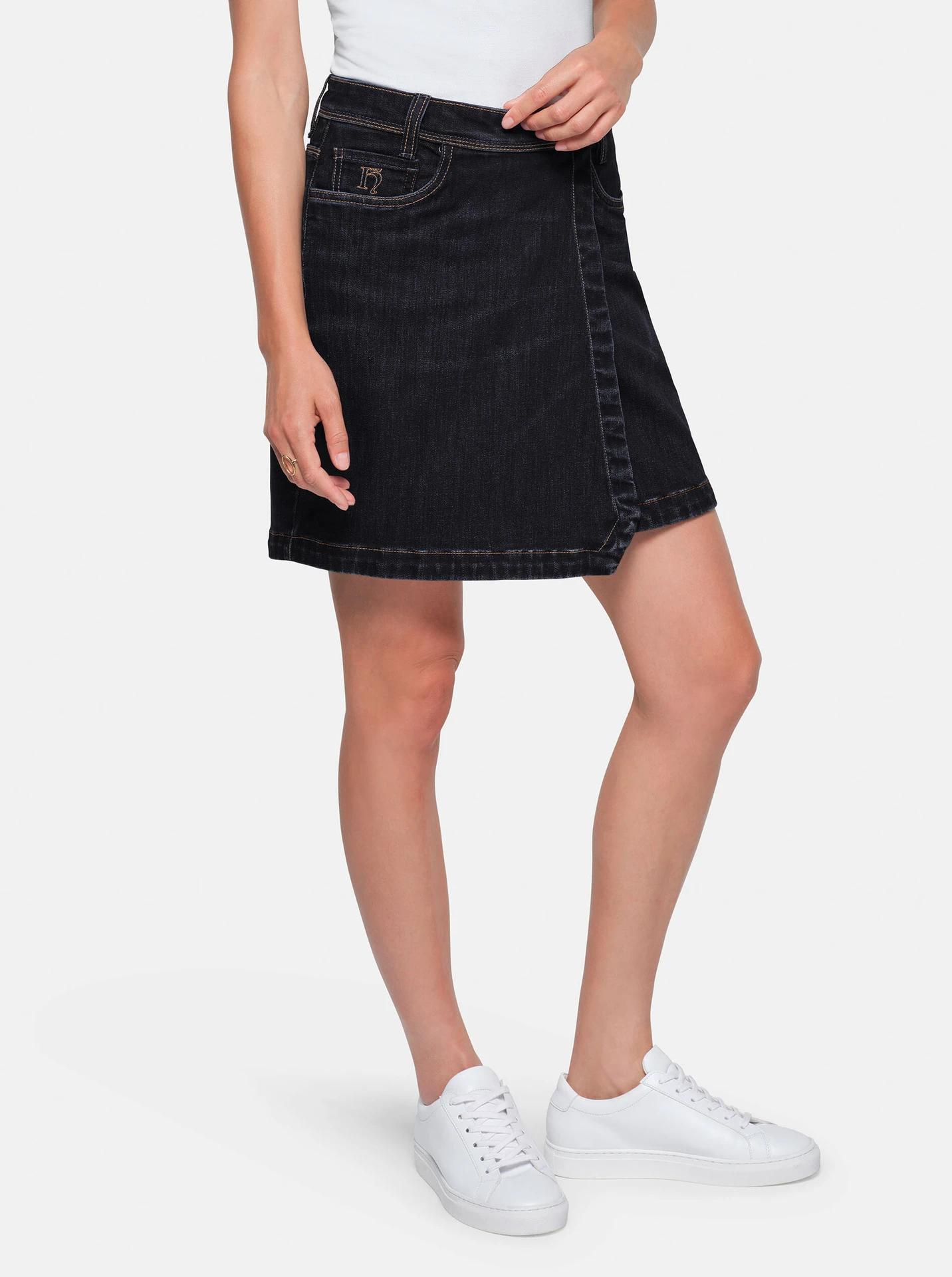 hakro-732-damen-5-pocket-jeansskort-x-stretch-eco-schwarz-model-0 HAKRO Damen 5-Pocket-Jeansskort X-Stretch 732 ECO