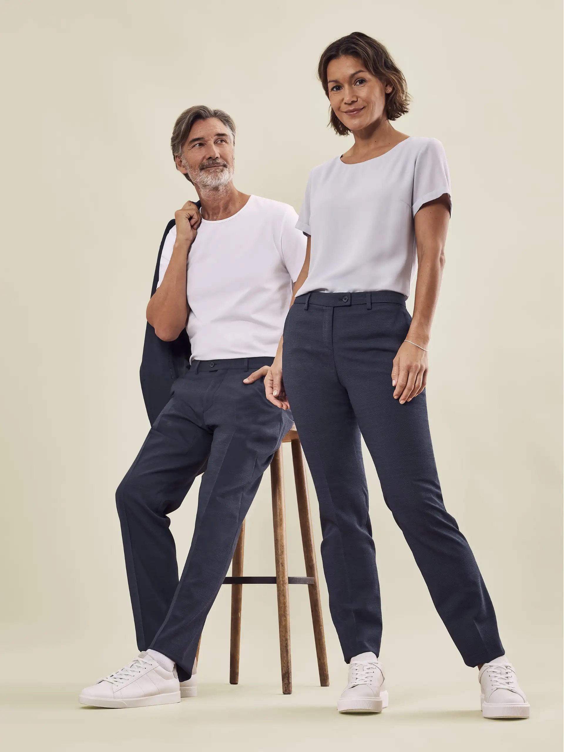 greiff-1356-damen-hose-rf-375_2820_dunkelblau-model-1 GREIFF Damen Hose MODERN 37.5 Regular Fit