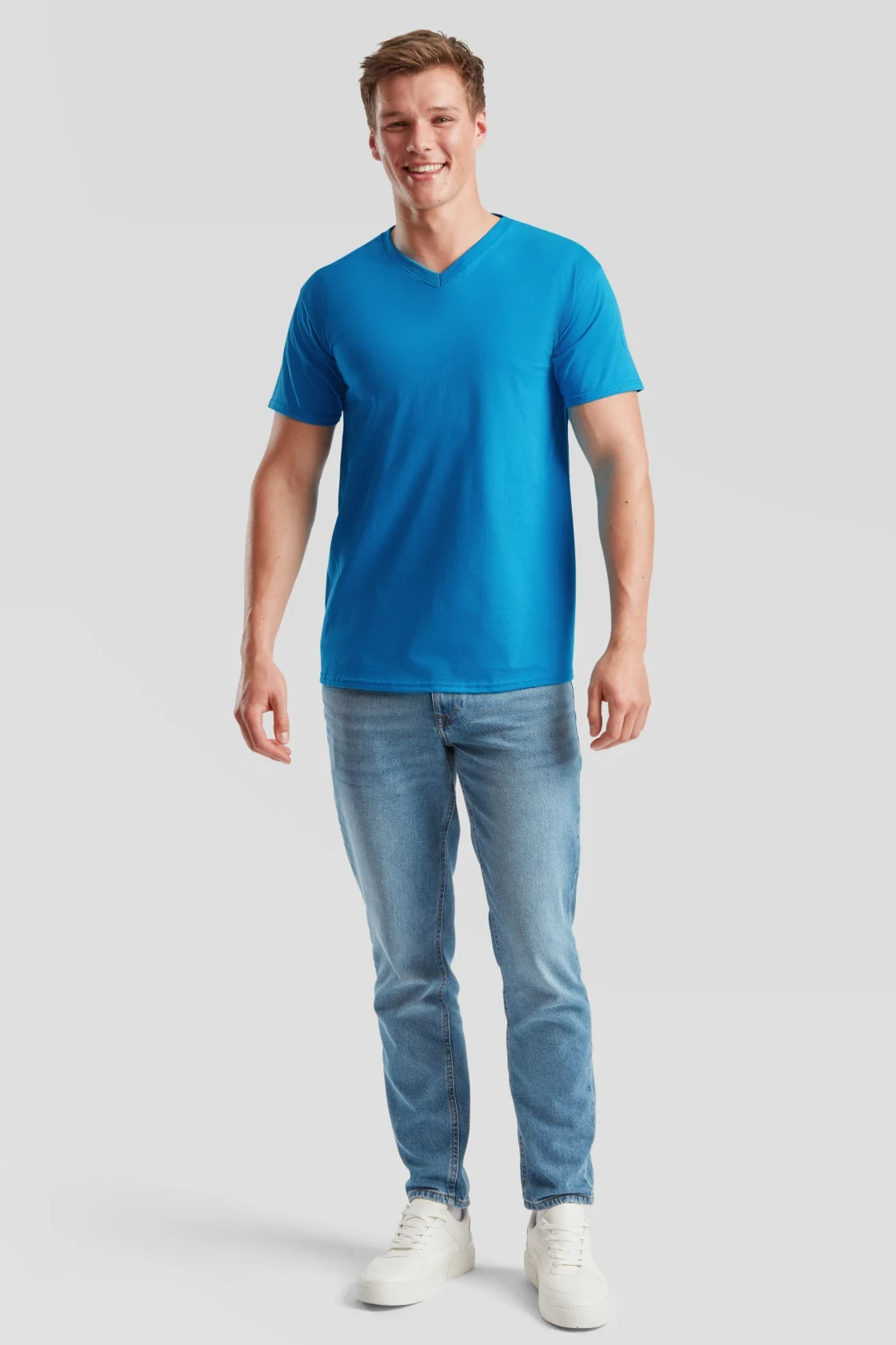 fruit-of-the-loom-61-066-0-valueweight-v-neck-t-shirt-azureblue-model-3 F.O.L. Valueweight V-Neck T