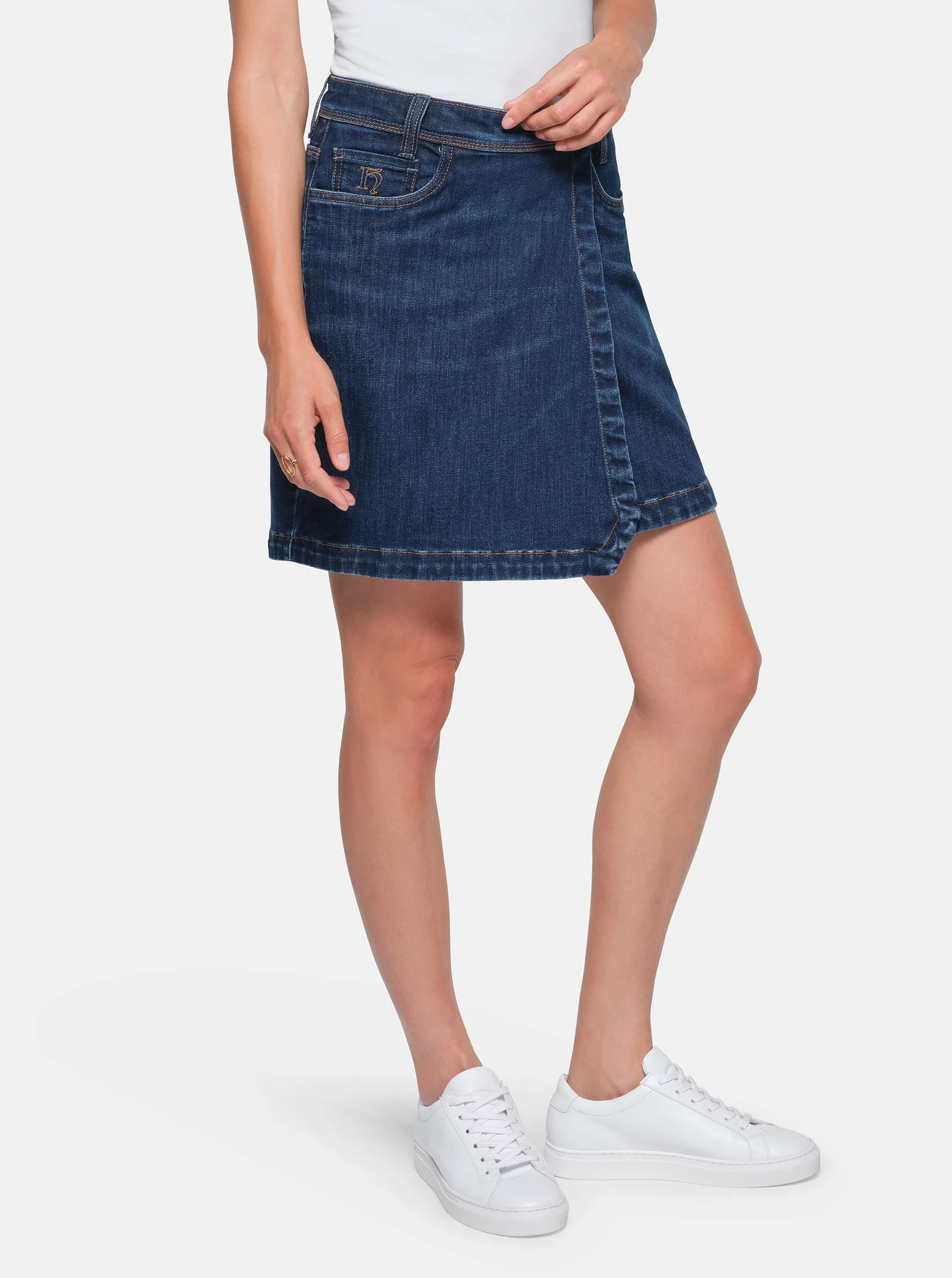 hakro-732-damen-5-pocket-jeansskort-x-stretch-eco-indigo-model-0 HAKRO Damen 5-Pocket-Jeansskort X-Stretch 732 ECO