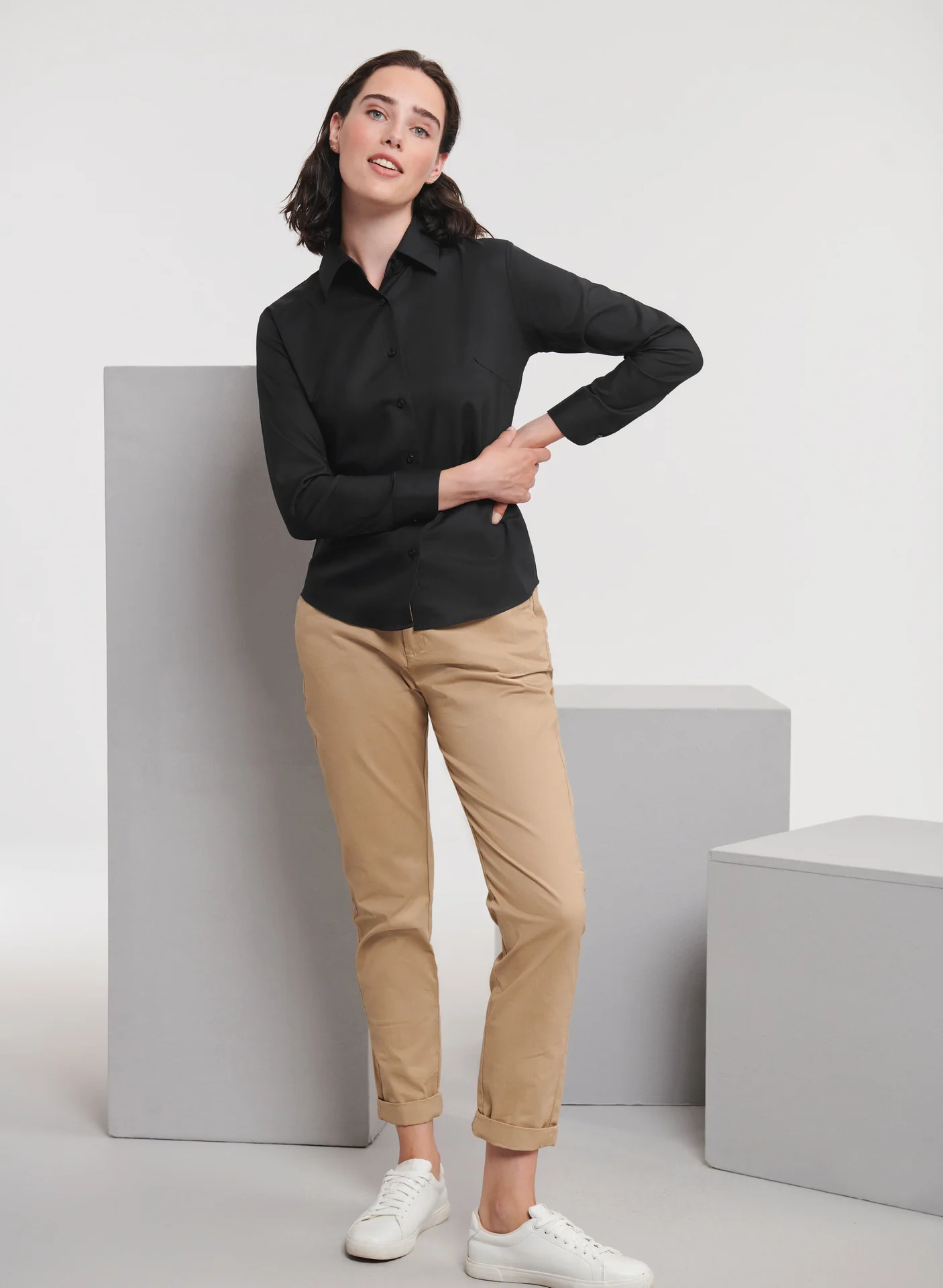russell-r932f-ladies-ls-easy-care-oxford-shirt-black-model-2 Russell Ladies Long Sleeve Easy Care Oxford Shirt