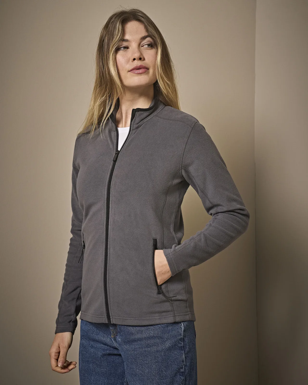 tee-jays-9170-womens-active-fleece-darkgrey-model-0 Tee Jays Women´s Active Fleece
