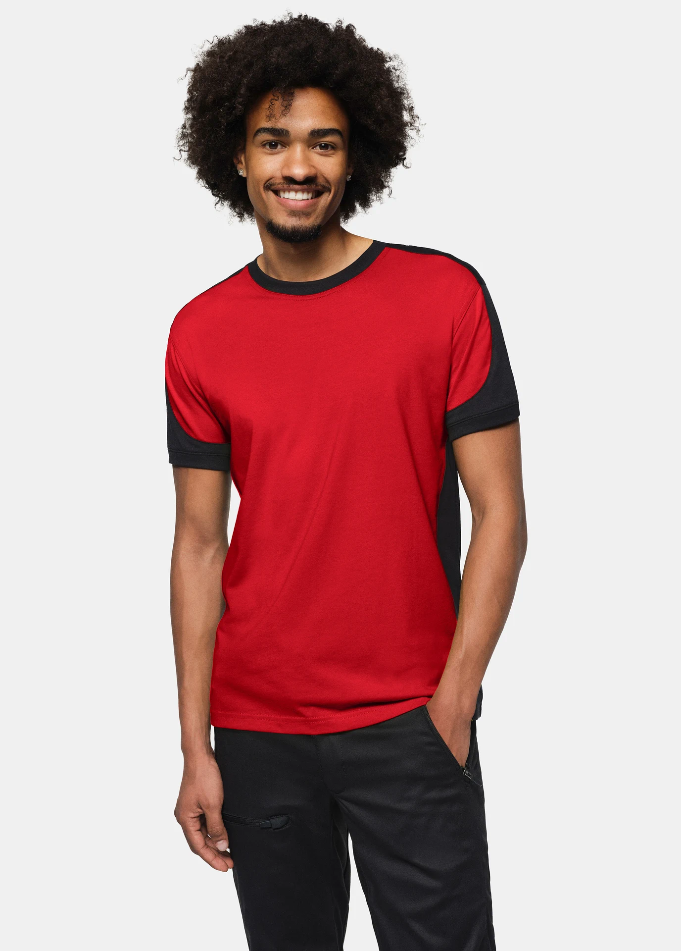 hakro-590-t-shirt-contrast-mikralinar-eco-rot-schwarz-model-0 HAKRO T-Shirt 590 Contrast MIKRALINAR® ECO