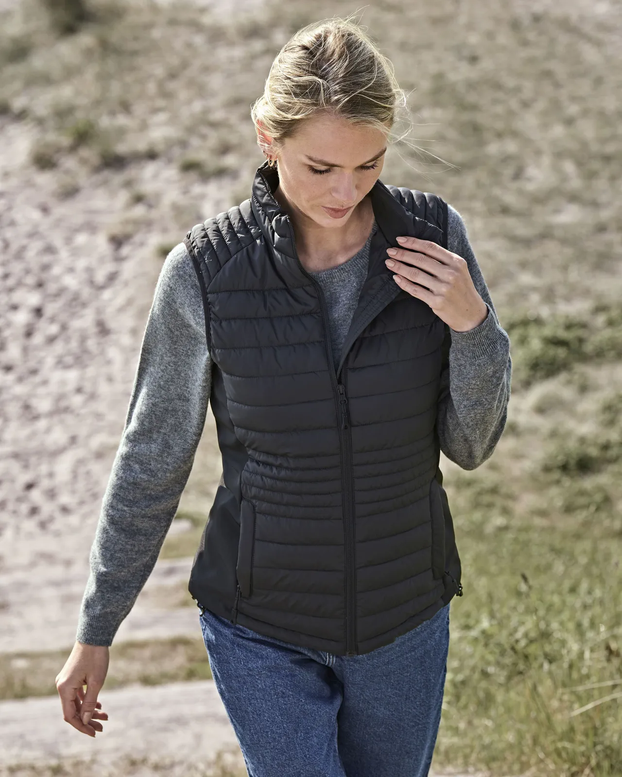 tee-jays-9625-womens-crossover-bodywarmer-black-black-model-0 Tee Jays Ladies Crossover Bodywarmer