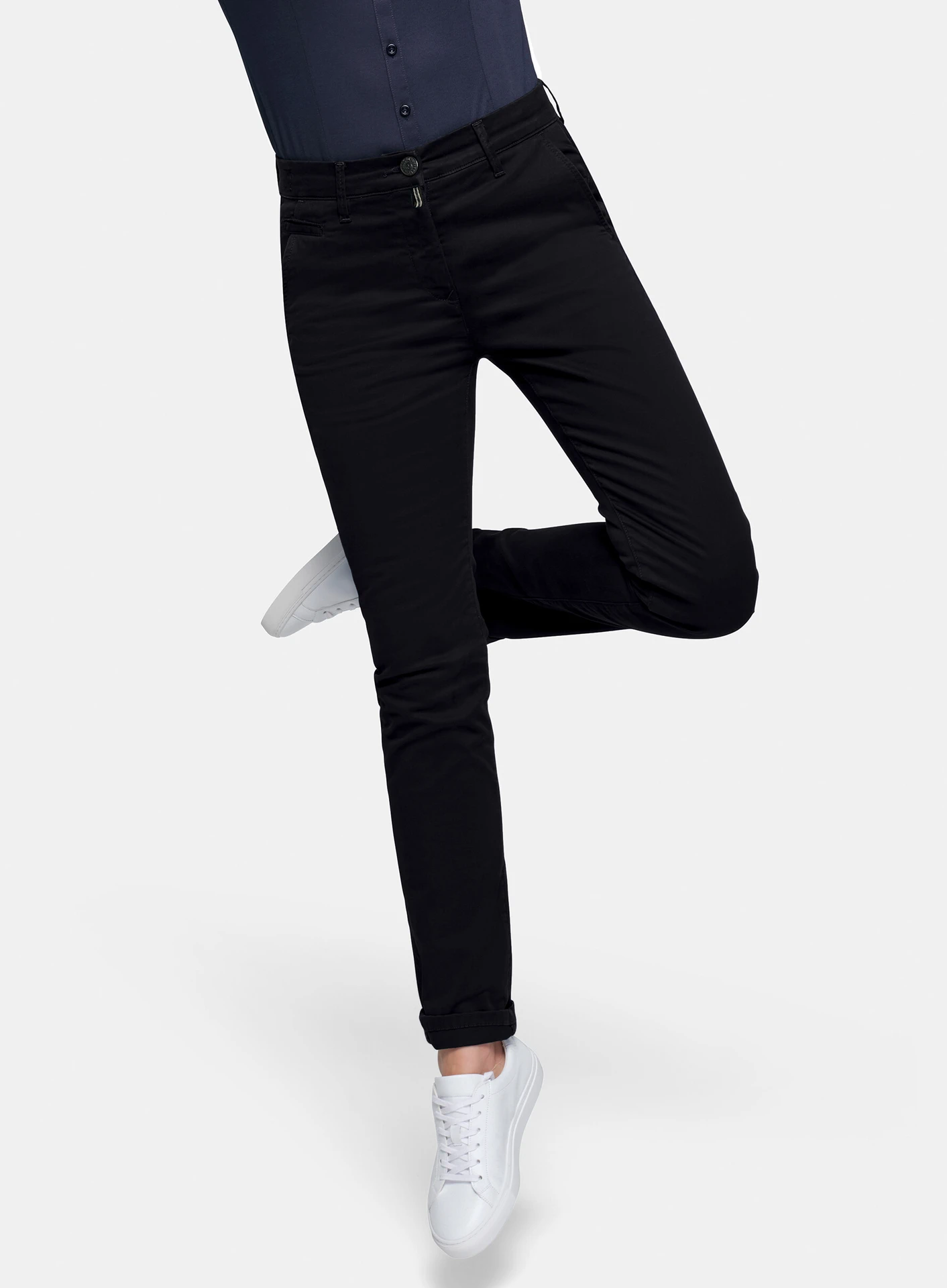 hakro-706-damen-chinohose-x-stretch-schwarz-model-0 HAKRO Damen Chinohose 706 X-Stretch