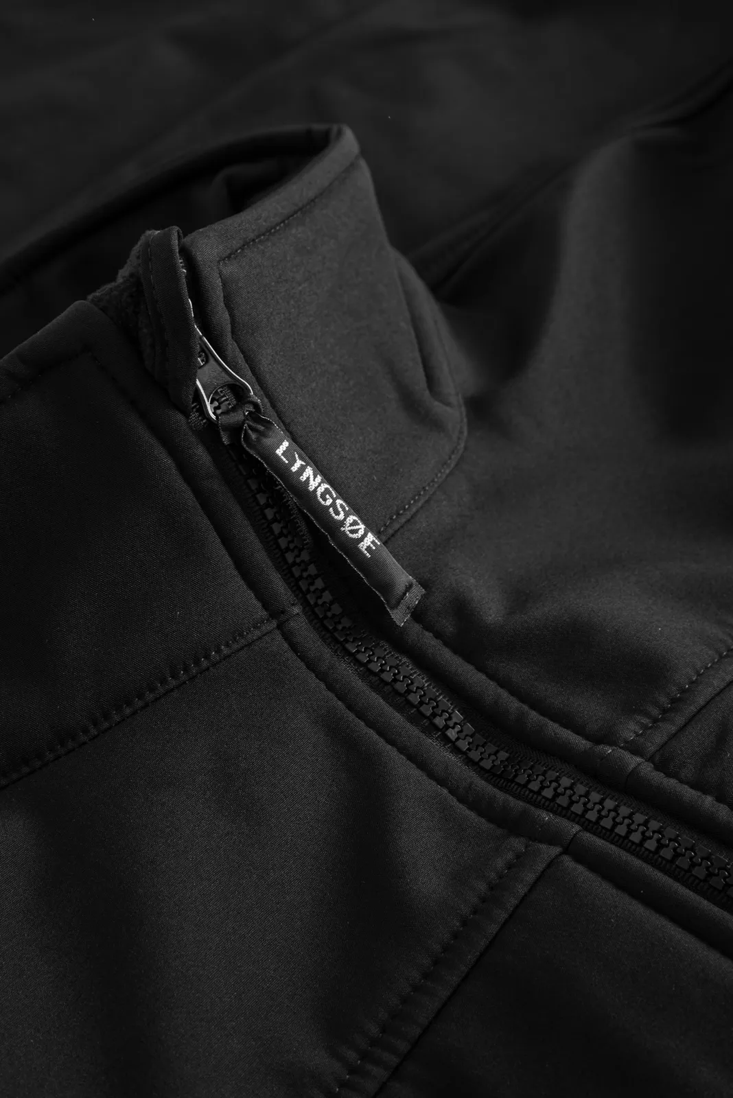 lyngsoe-fox100-softshell-jacke-schwarz-detail-6 Lyngsøe FOX100 Softshell Jacke