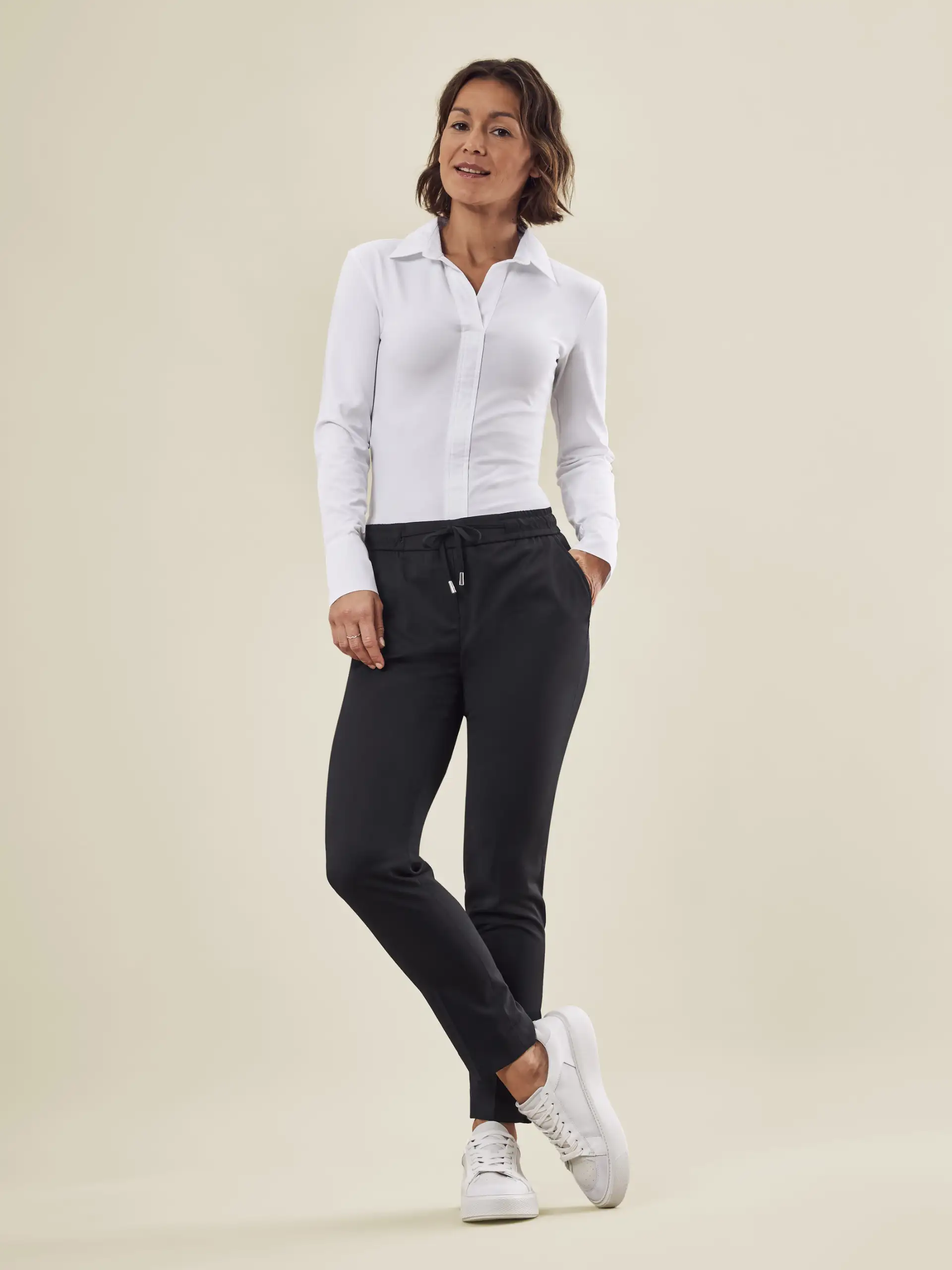 greiff-1361-damen-joggpants-rf-375_2820_schwarz-model-1 GREIFF Damen Joggpants MODERN 37.5 Regular Fit
