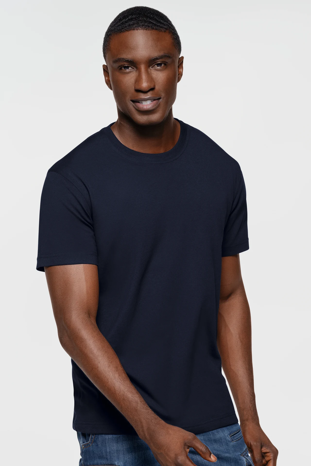 hakro-597-label-free-t-shirt-heavy-mikralinar-eco-tinte-model-0 HAKRO Label-Free T-Shirt 597 Heavy MIKRALINAR® ECO