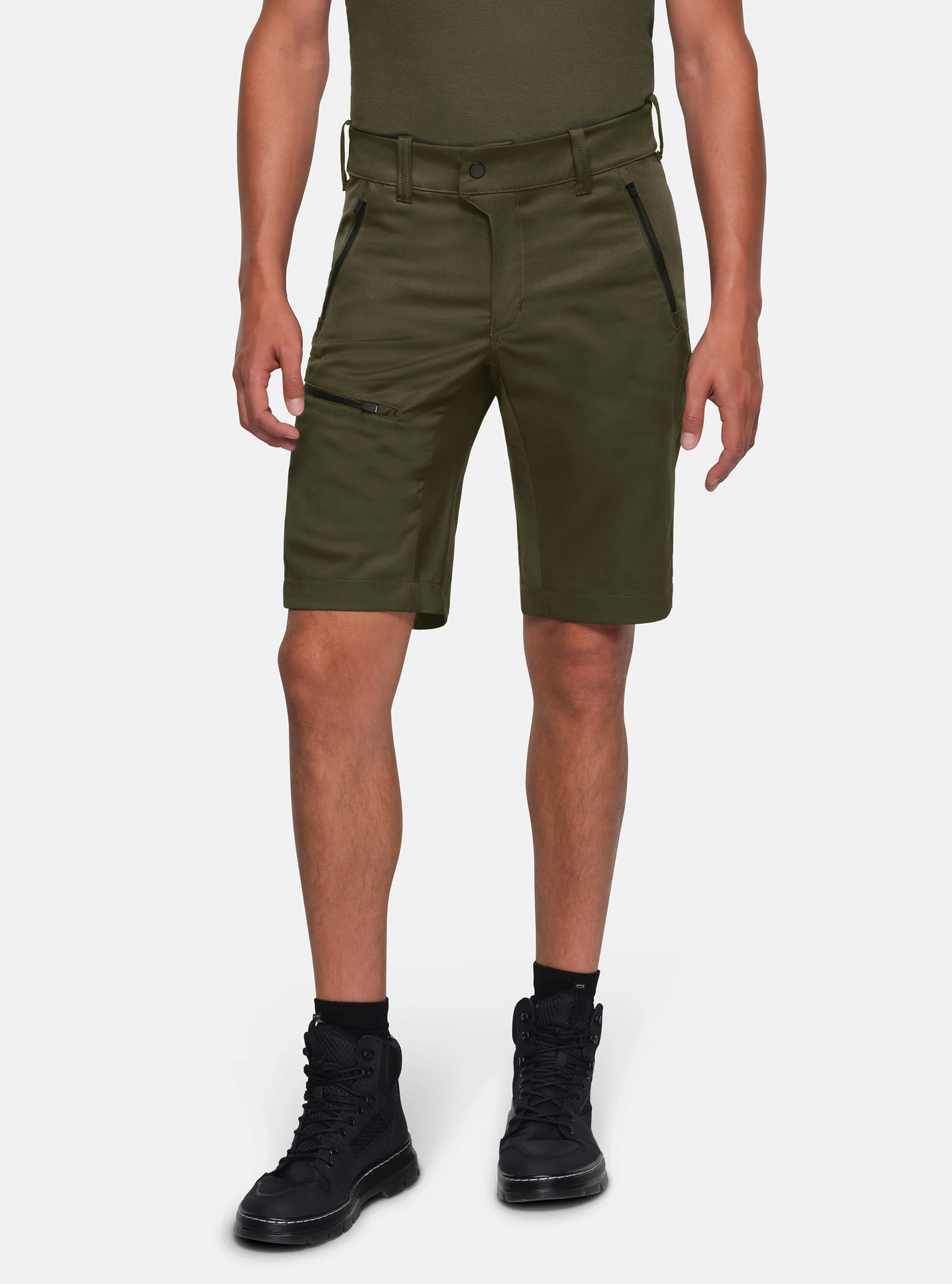 hakro-713-performanceshorts-eco-olive-model-0 HAKRO Performanceshorts 713 ECO