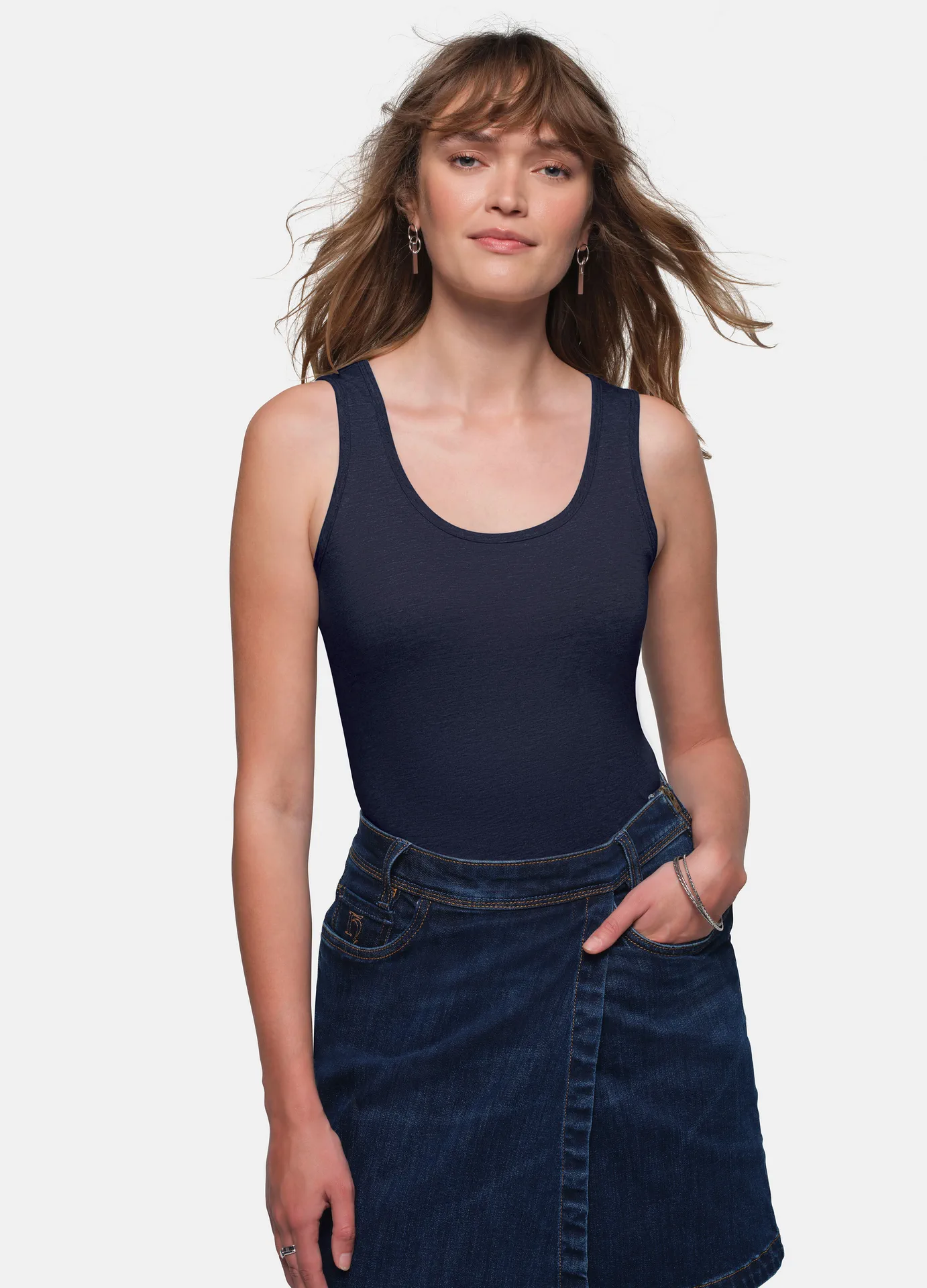 hakro-159-damen-tank-top-classic-tinte-model-0 HAKRO Women-Tank-Top 159 Classic