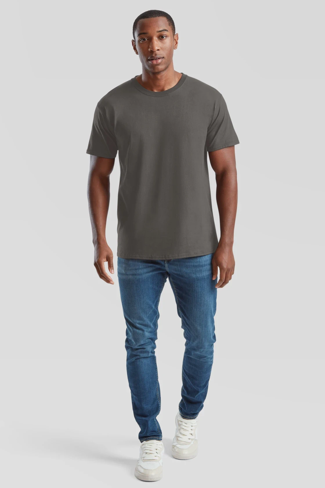 fruit-of-the-loom-61-036-0-valueweight-t-shirt-lightgraphite-model-3 F.O.L. Valueweight T