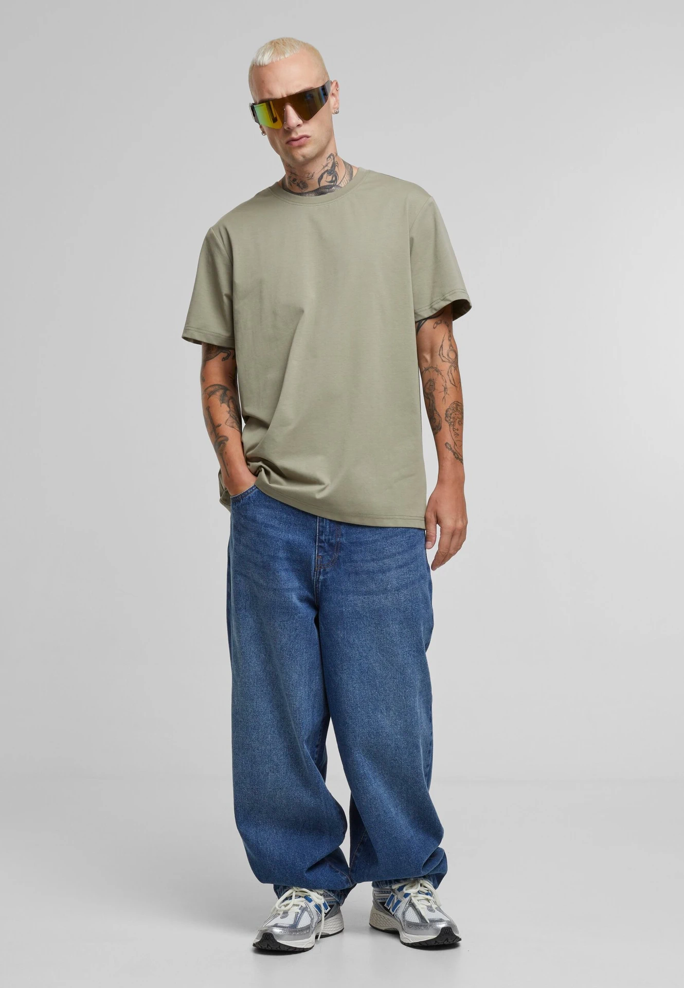 BYB-BY362-sorona-regular-t-shirt-paleolive-model-3 Build Your Brand Sorona® Regular Tee