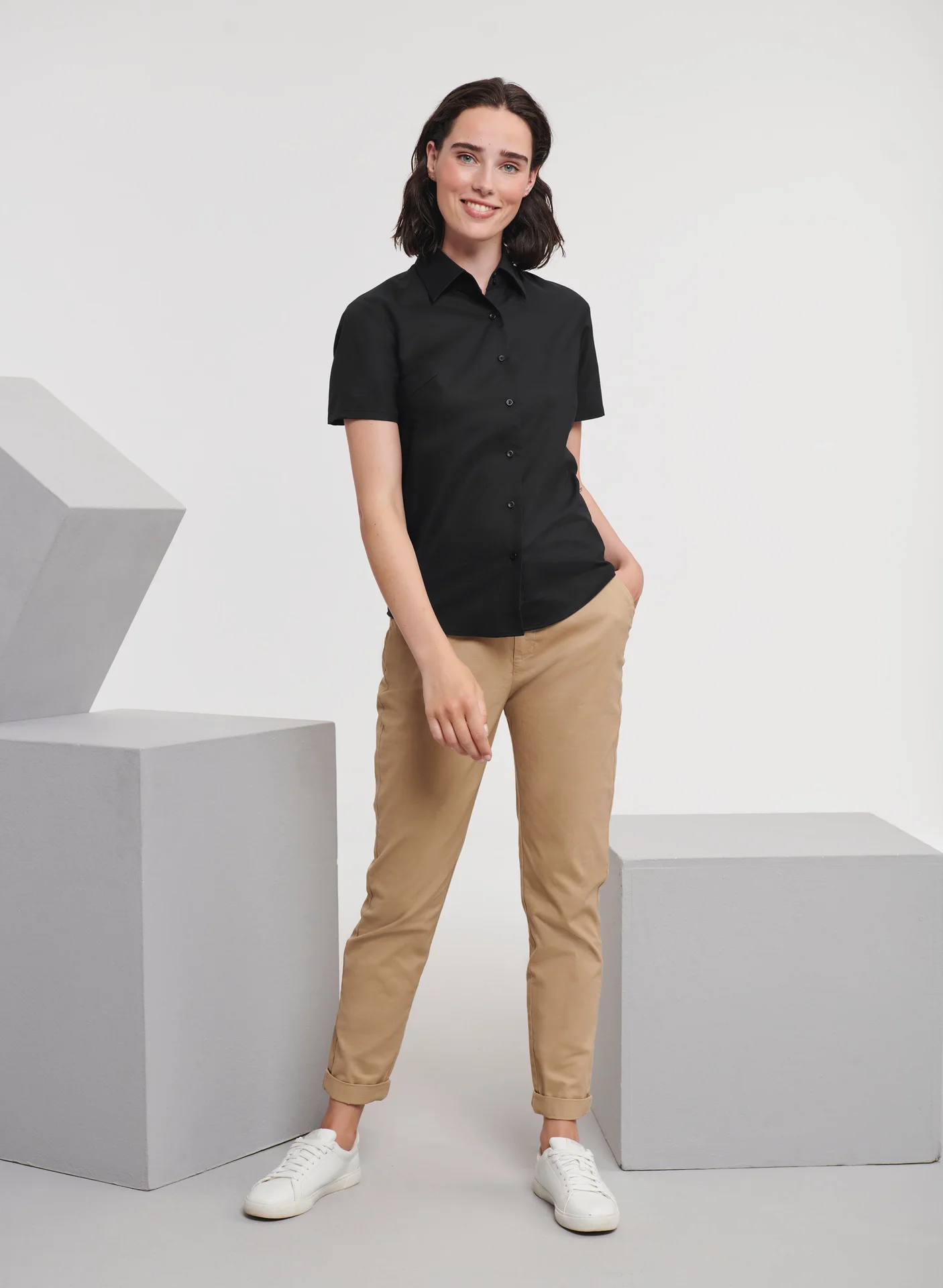 russell-r933f-ladies-short-sleeve-easy-care-oxford-shirt-black-model-2 Russell Ladies Short Sleeve Easy Care Oxford Shirt