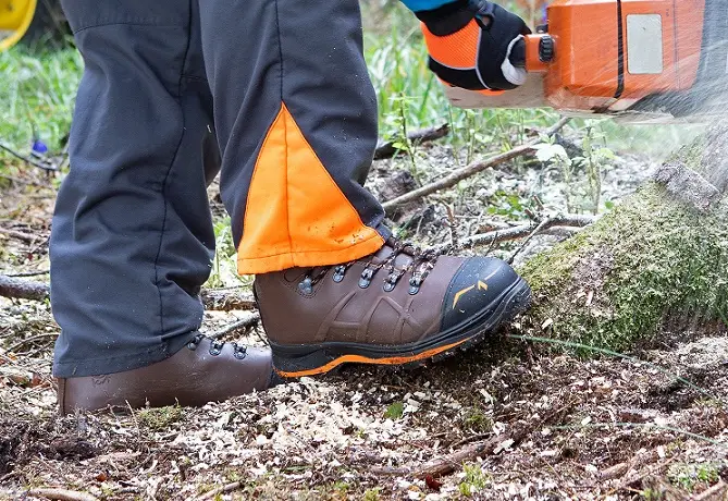 HAIX TREKKER MOUNTAIN 2.0 Schnittschutzstiefel S3 HAIX TREKKER MOUNTAIN 2.0 Schnittschutzstiefel S3