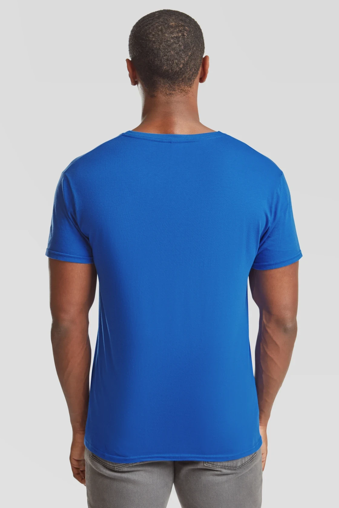 fruit-of-the-loom-61-442-0-iconic-150-v-neck-t-shirt-royalblue-model-2 F.O.L. Iconic 150 V Neck T