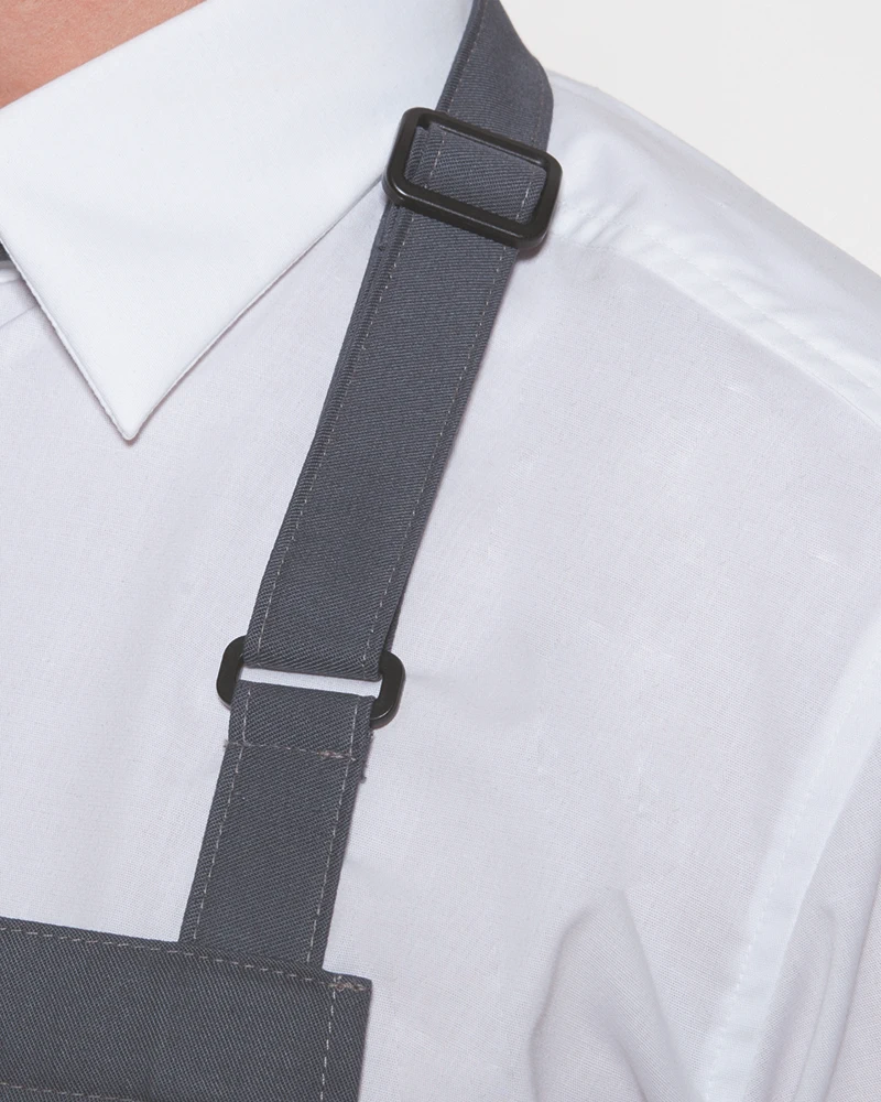 karlowsky-bls5-latzschuerze-basic-mit-tasche-und-schnalle-anthracite-detail-6 KARLOWSKY Latzschürze Basic mit Tasche und Schnalle