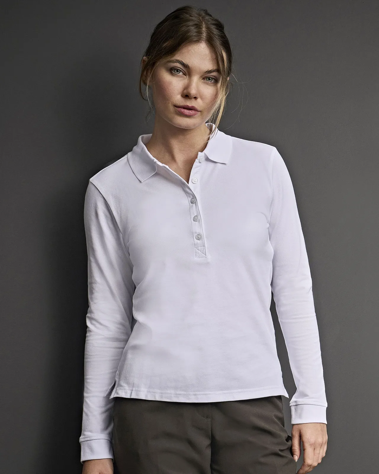 tee-jays-146-womens-luxury-stretch-long-sleeve-poloshirt-white-model-0 Tee Jays Ladies Luxury Stretch Long Sleeve Polo