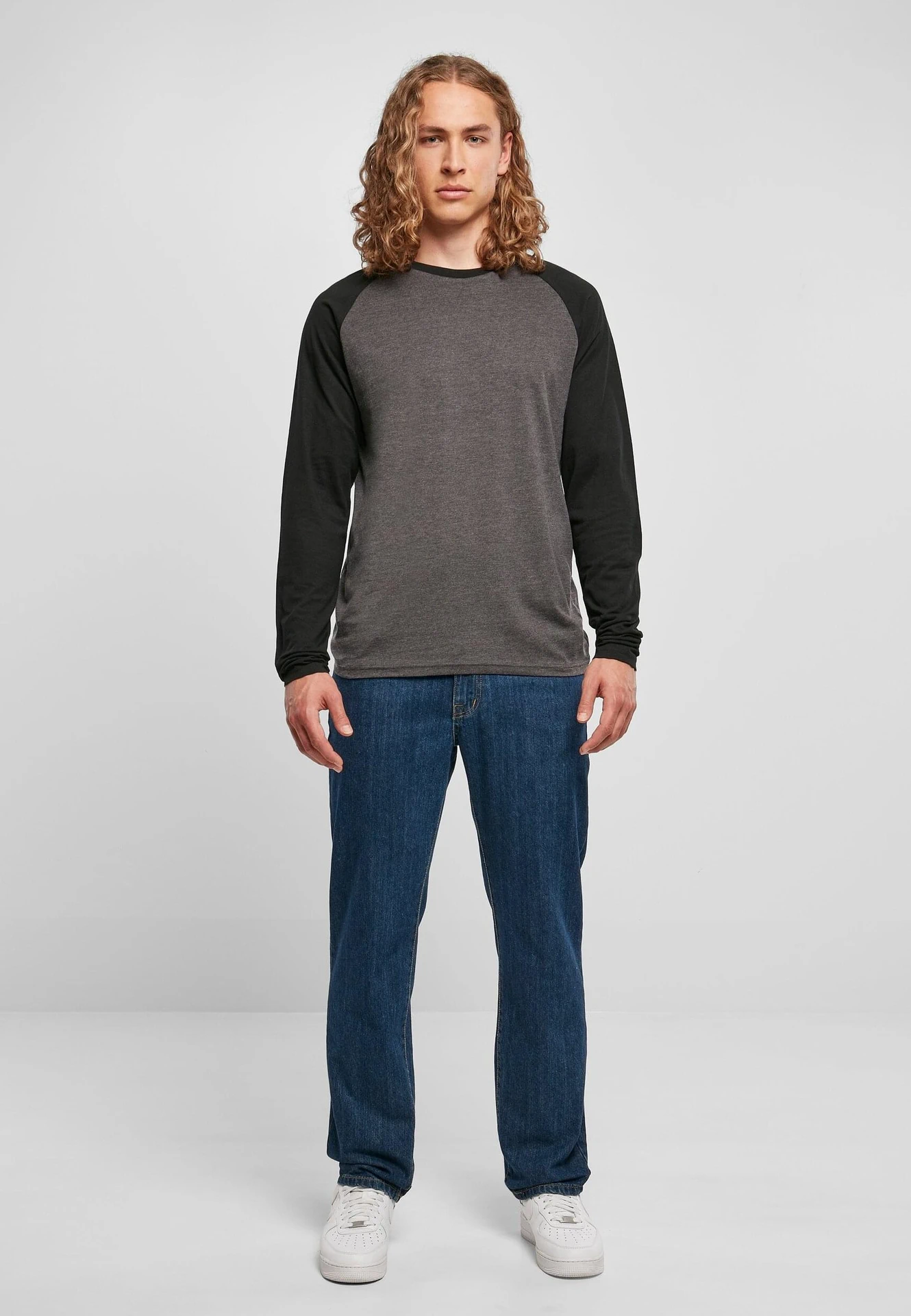 BYB-BB023-mens-contrast-raglan-longsleeve-t-shirt-charcoal-black-model-3 Build Your Brand Contrast Raglan Longsleeve T-Shirt