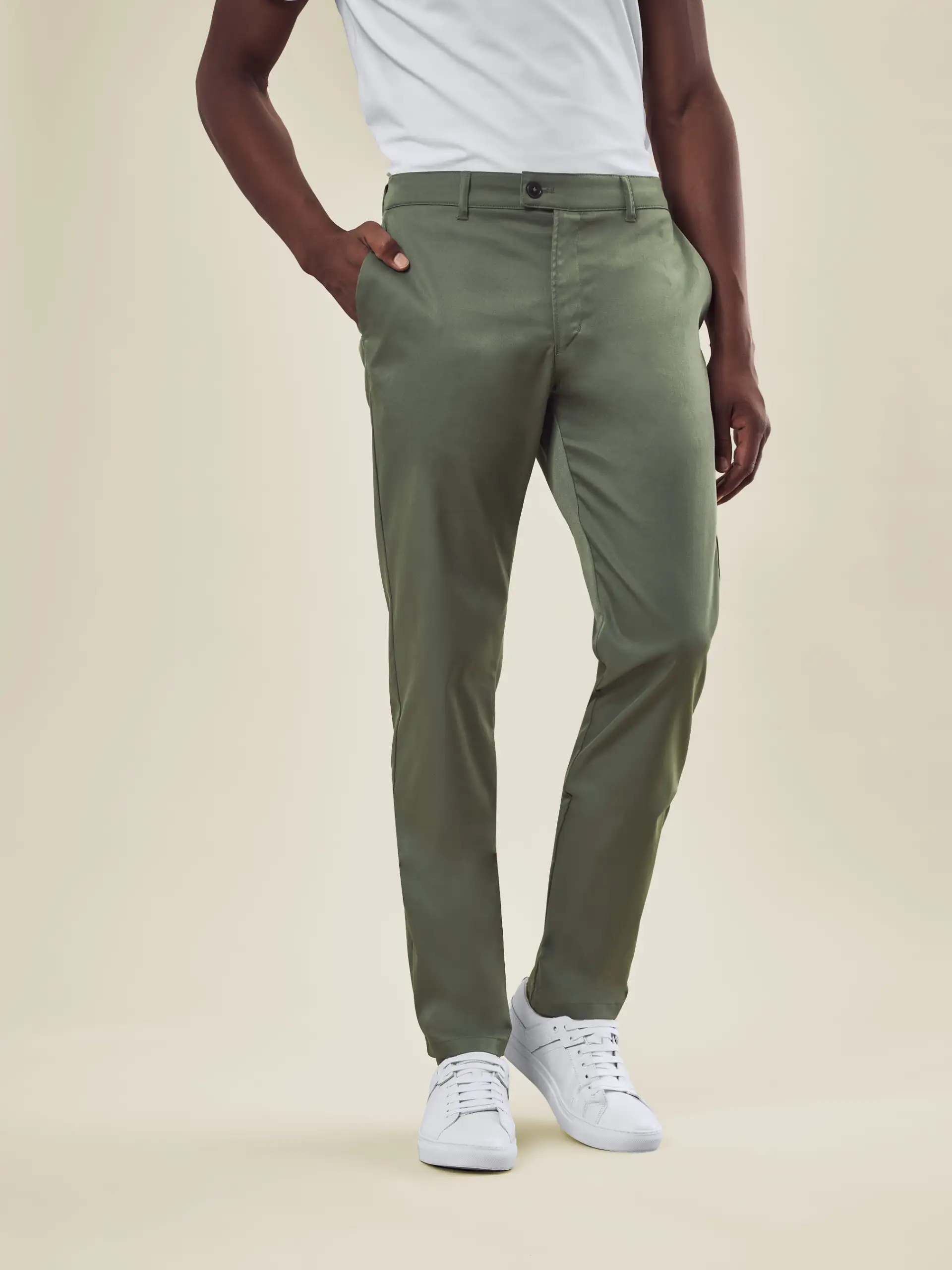 greiff-1320-herren-chino-rf_2700_grau-model-1 GREIFF Herren Chino CASUAL Regular Fit