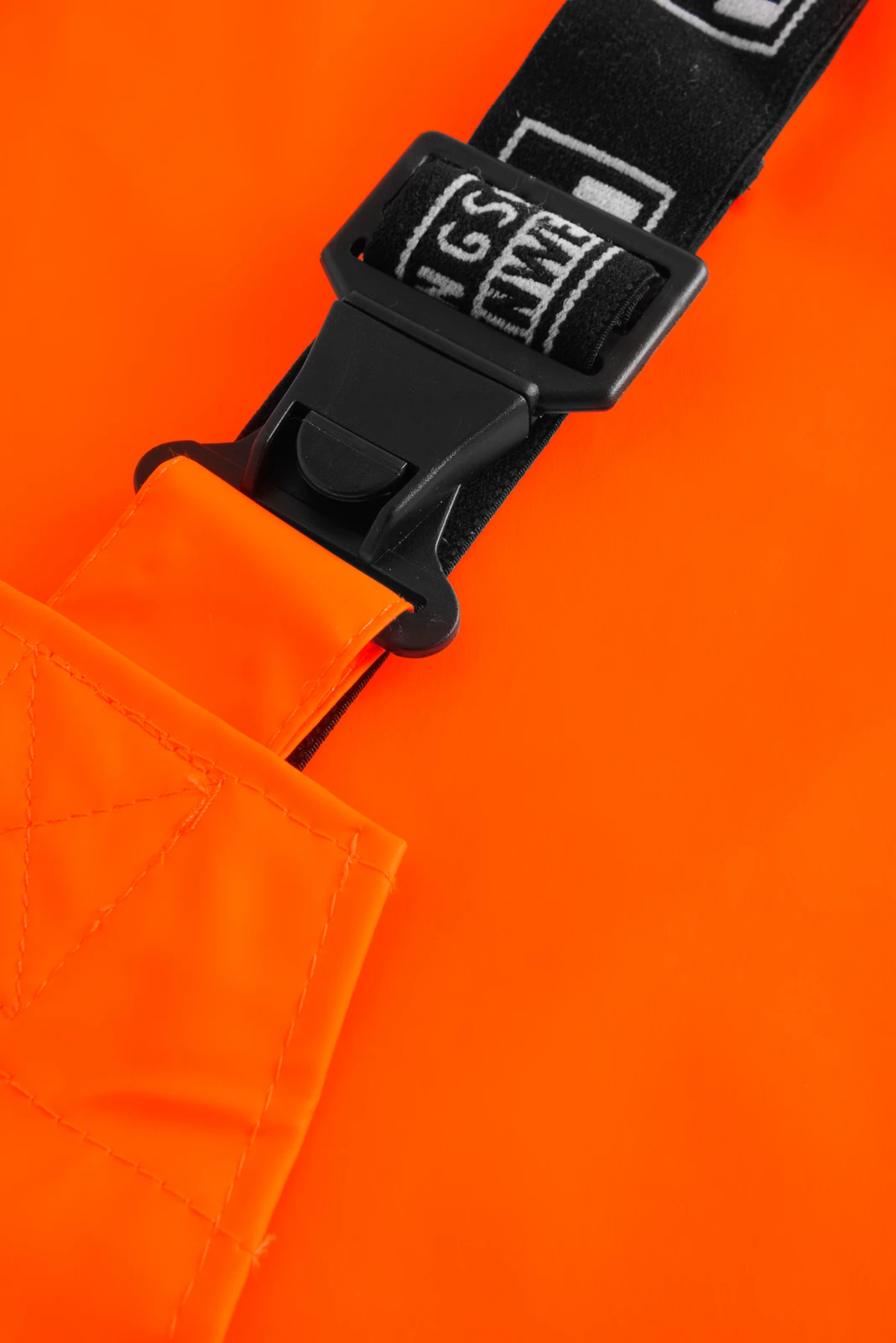 lyngsoe-fr-lr59-rws-flammhemmende-hi-vis-regenlatzhose-leuchtorange-detail-5 Lyngsøe FR-LR59-RWS Flammhemmende Hi-Vis Regenlatzhose