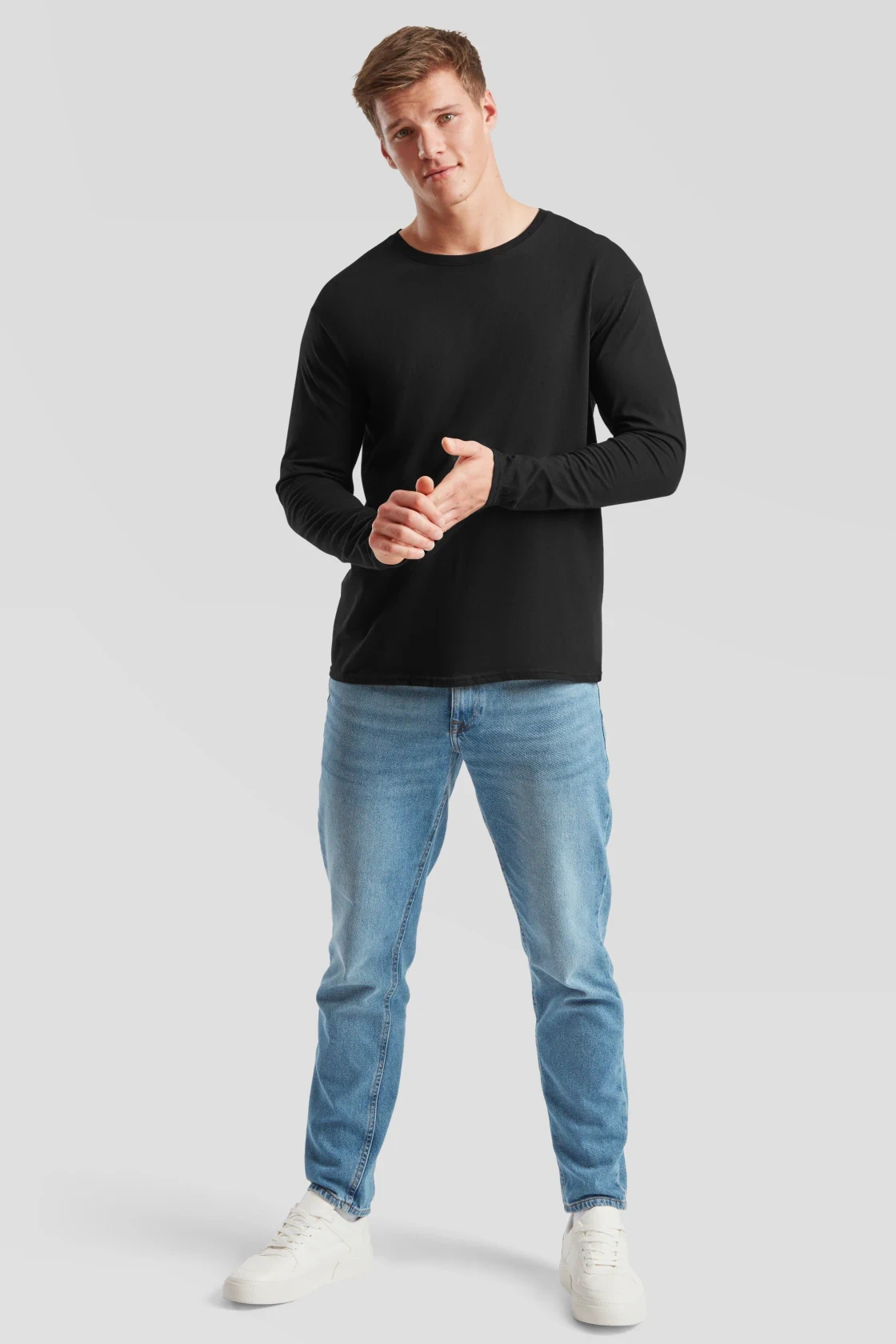 fruit-of-the-loom-61-446-0-iconic-150-long-sleeve-t-shirt-black-model-3 F.O.L. Iconic 150 Classic Long Sleeve T