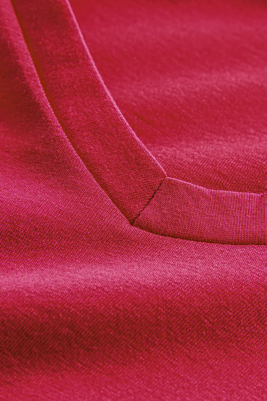 promodoro-1525-womens-v-neck-t-shirt-brightrose-detail-7 Promodoro X.O Women´s V-Neck T-Shirt